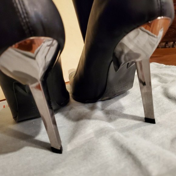 Vicini Stretch leather boots New in box! - Picture 6 of 8